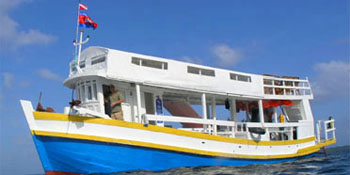Liveaboard trips to the outer islands Liveaboard trips to the outer islands