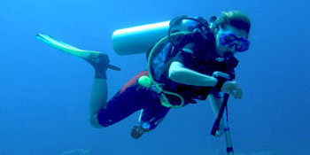 Take the PADI Peak Performance Buoyancy Specialty Course